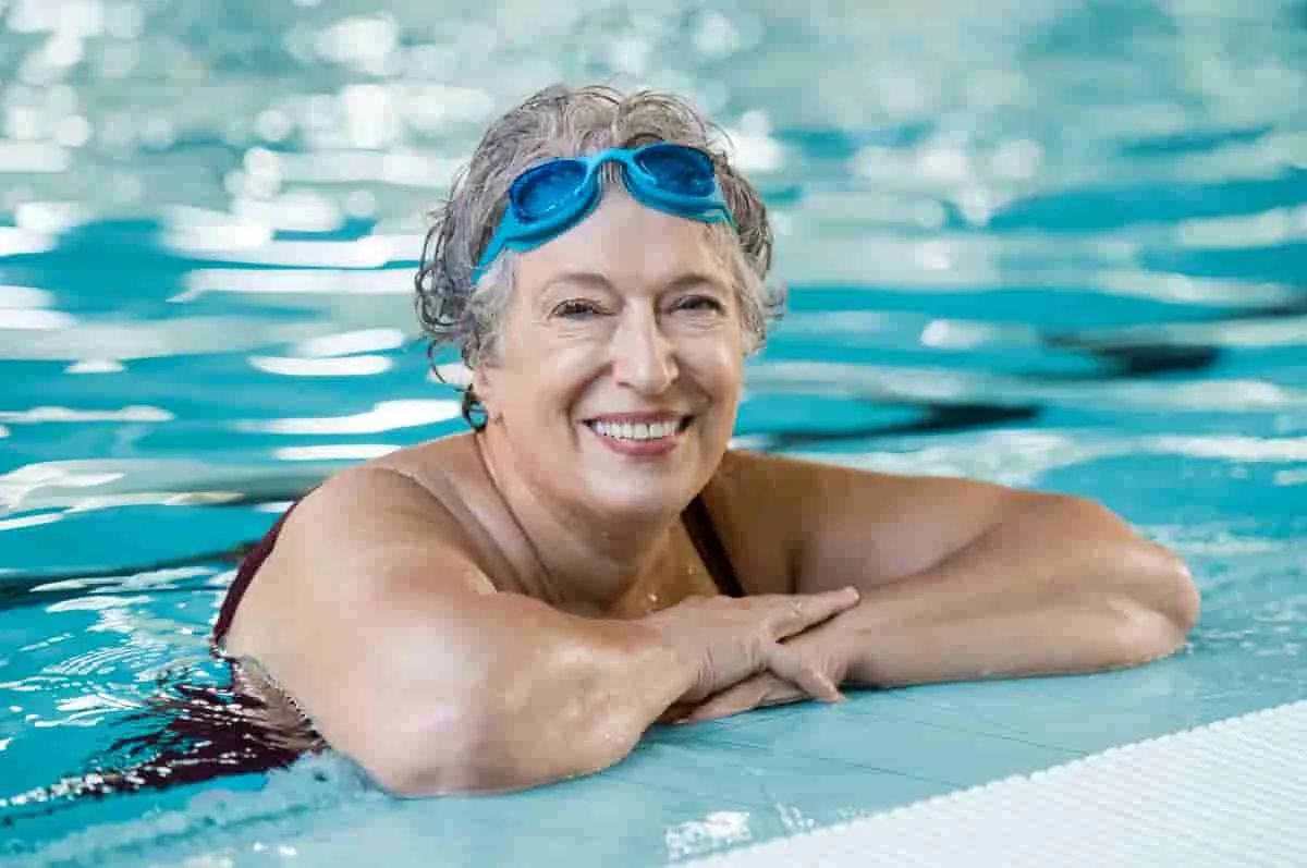 Los beneficios de la natación para la salud y el bienestar general.